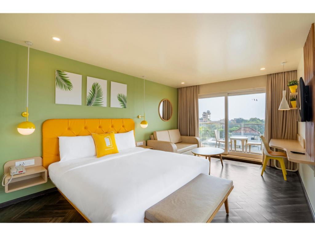 Bloom Hotel - Dona Paula Panaji Room photo