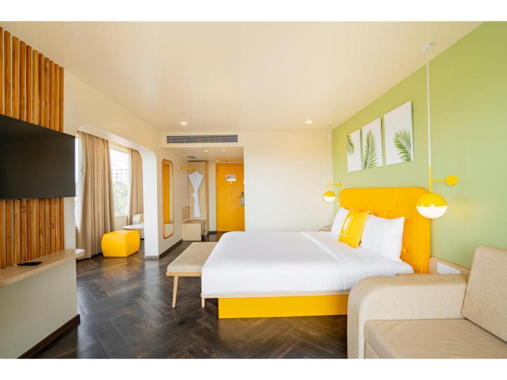 Bloom Hotel - Dona Paula Panaji Room photo